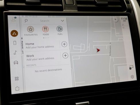 Used 2025 Land Rover Discovery S image 11