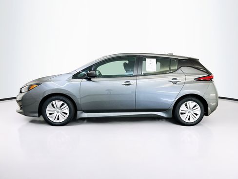 Used 2025 Nissan Leaf S image 4
