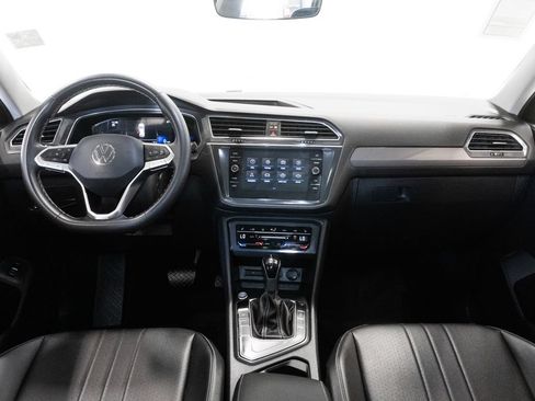 Used 2023 Volkswagen Tiguan SE w/ Panoramic Sunroof Package FWD image 10
