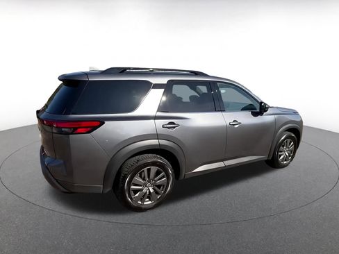 Used 2025 Nissan Pathfinder SV image 15