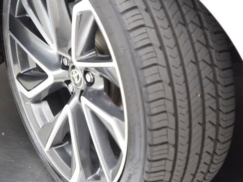 Used 2020 Toyota Corolla SE image 32