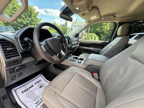 Used 2018 Ford Expedition XLT w/ Equipment Group 202A AWD/4WD image 47