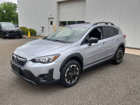 Used 2023 Subaru Crosstrek 2.0i AWD/4WD image 3