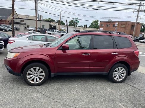 Used 2011 Subaru Forester 2.5X Limited AWD/4WD image 4