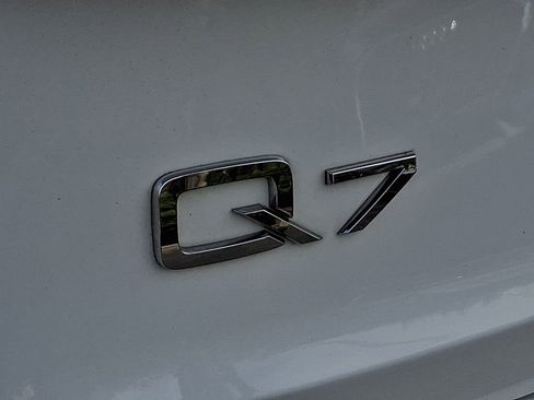 Used 2023 Audi Q7 2.0T Premium w/ Convenience Package AWD/4WD image 29
