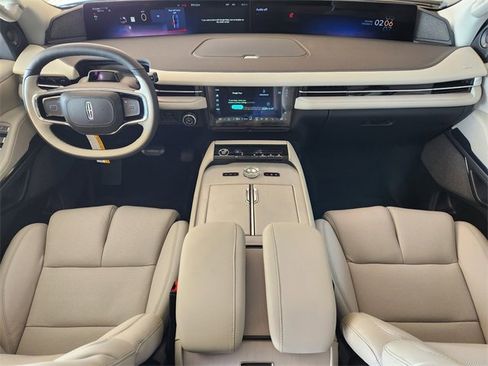 New 2025 Lincoln Navigator Reserve image 25