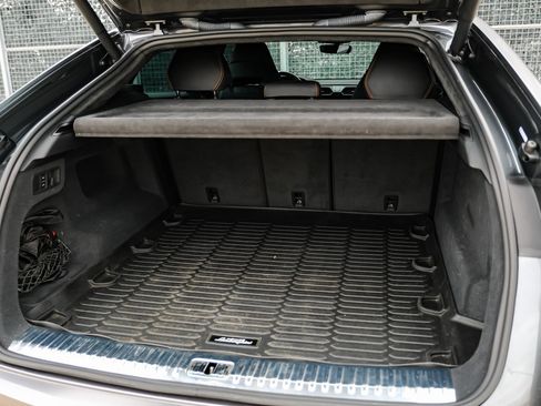 Used 2020 Lamborghini Urus image 58