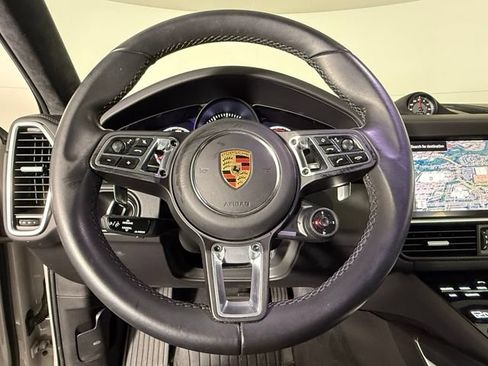 Used 2023 Porsche Cayenne Turbo AWD/4WD image 31