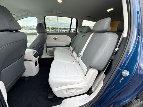 New 2026 Hyundai Ioniq 9 SE image 24