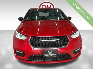 New 2026 Chrysler Pacifica Select video 2