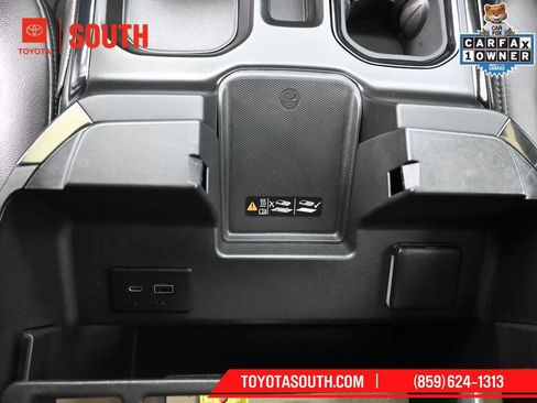 Used 2022 Chevrolet Silverado 1500 ZR2 w/ Technology Package image 19
