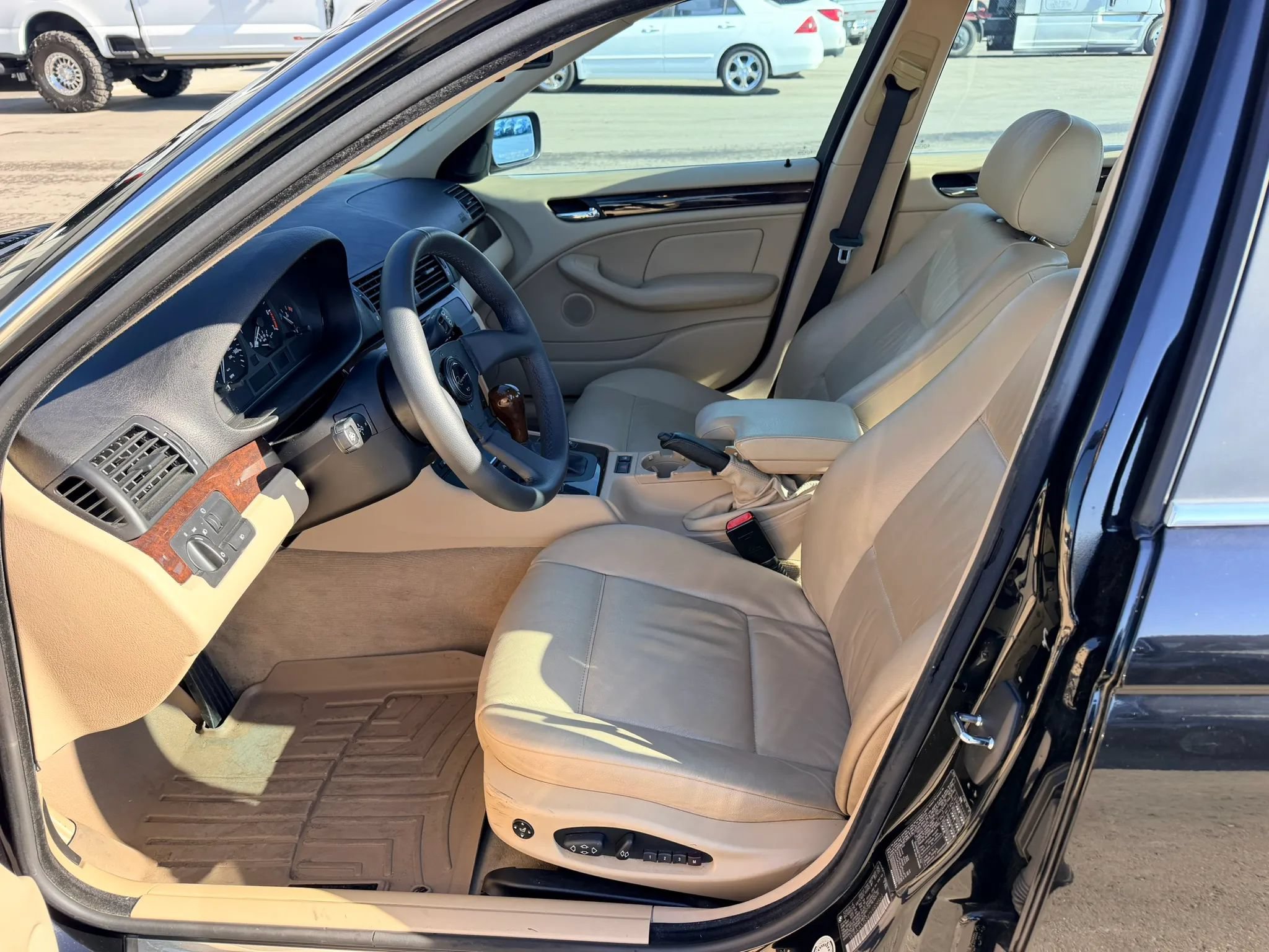 Used 2000 BMW 328i Sedan RWD image 10