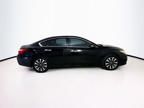 Used 2016 Nissan Altima 2.5 SL FWD image 9