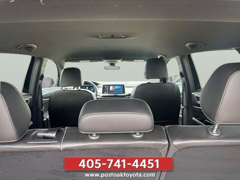 Used 2024 Volkswagen Atlas Cross Sport SE AWD/4WD image 23