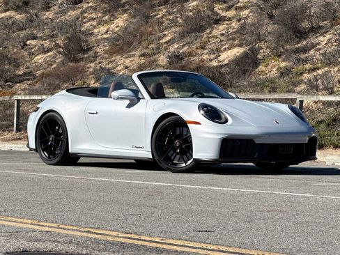 Certified 2025 Porsche 911 Carrera GTS image 11