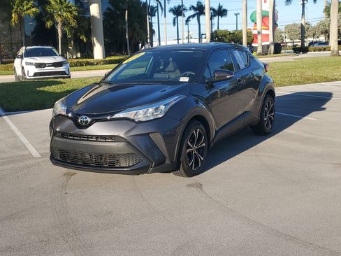 Used 2020 Toyota C-HR LE image 7