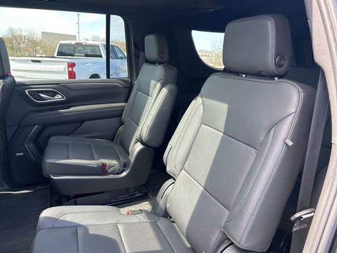 Used 2024 Chevrolet Suburban Z71 w/ Luxury Package image 33