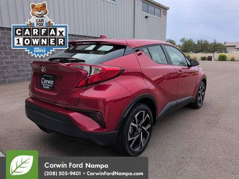 Used 2021 Toyota C-HR XLE FWD image 3