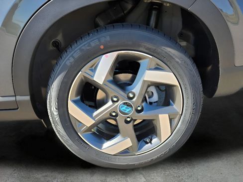 New 2025 Hyundai Venue SEL FWD image 10