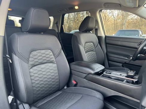 Used 2024 Nissan Pathfinder SV AWD/4WD image 28