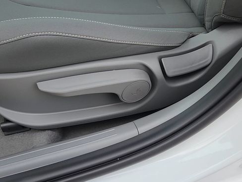 New 2026 Hyundai Elantra Sport FWD image 8