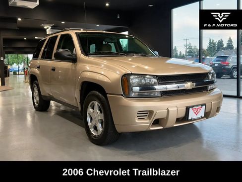 Used 2006 Chevrolet TrailBlazer LS w/ LS Preferred Equipment Group AWD/4WD image 1