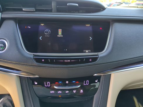 Used 2017 Cadillac XT5 Luxury w/ Driver Awareness Package image 24