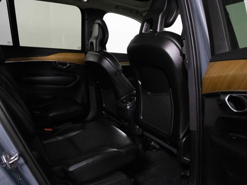 Used 2021 Volvo XC90 T6 Momentum w/ Protection Package image 41
