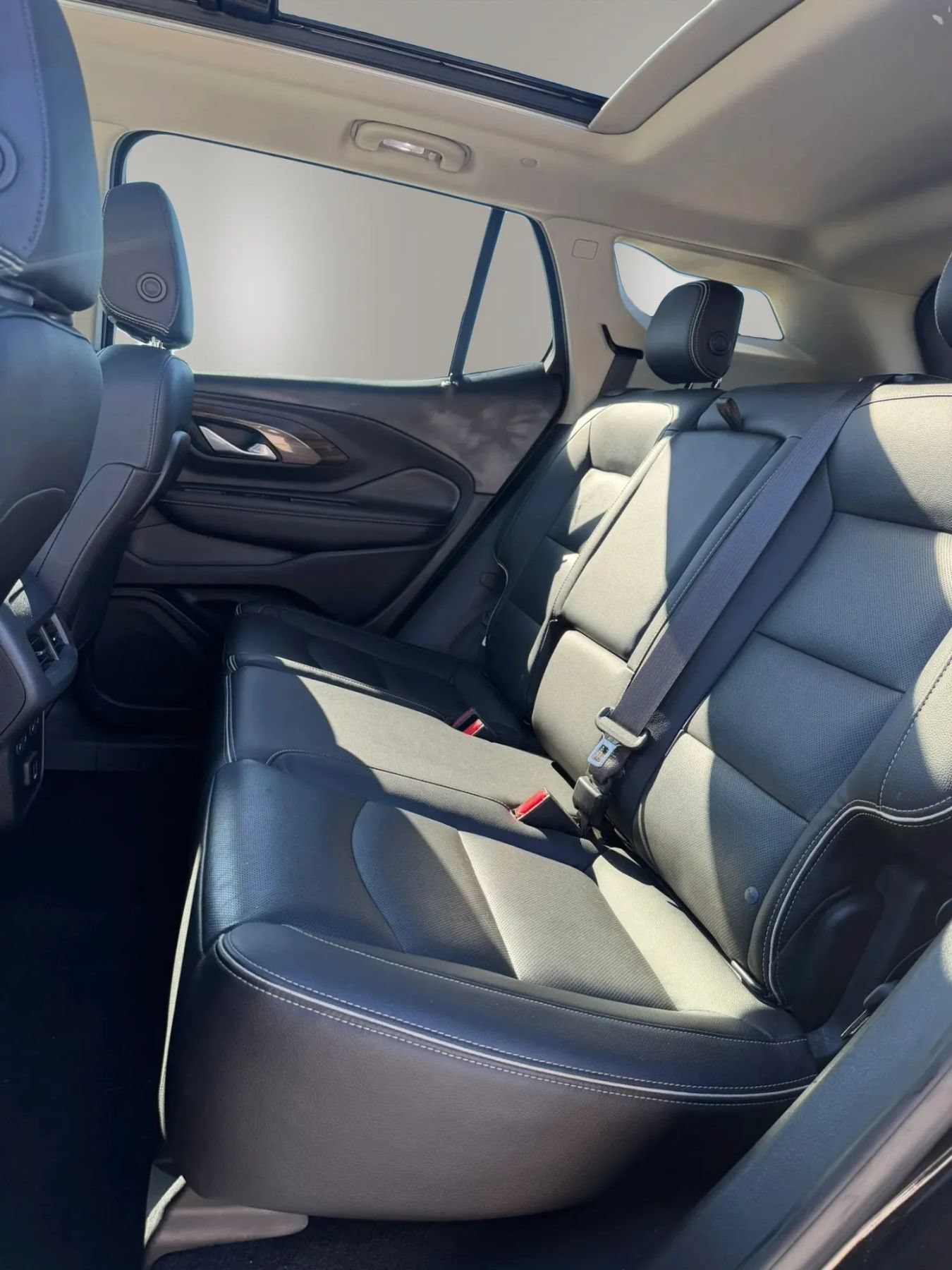 Used 2020 GMC Terrain Denali w/ Denali Premium Package AWD/4WD image 18