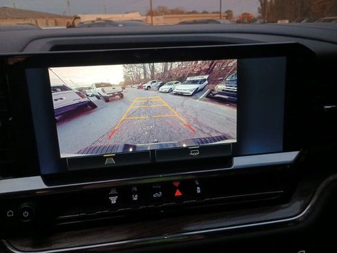 Used 2024 Chevrolet Silverado 3500 LT image 13