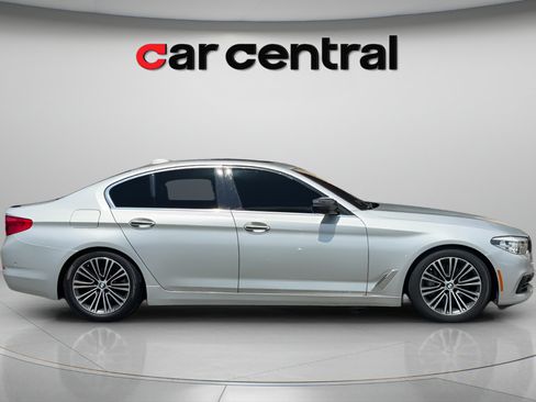 Used 2017 BMW 530i xDrive AWD/4WD image 7