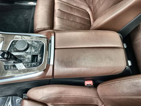 Used 2022 BMW X5 xDrive40i w/ M Sport Package image 16