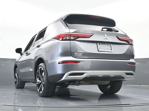 Used 2022 Mitsubishi Outlander SE image 61