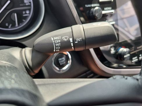 Used 2020 Toyota Camry XLE FWD image 25