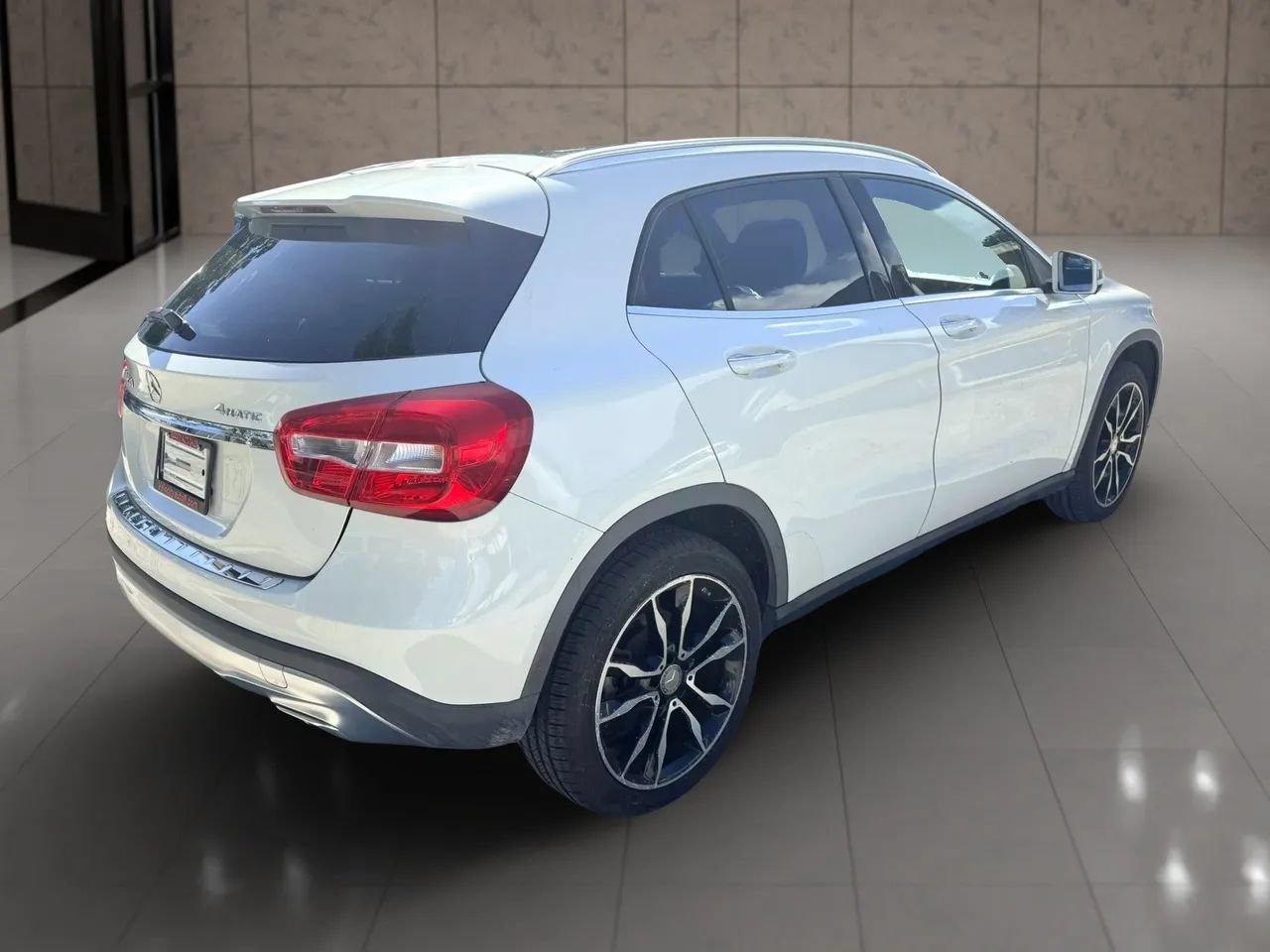Used 2016 Mercedes-Benz GLA 250 4MATIC image 3