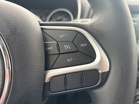 Certified 2021 Jeep Compass Latitude image 25