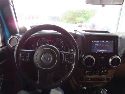 Used 2012 Jeep Wrangler Unlimited Sahara w/ Connectivity Group AWD/4WD image 49