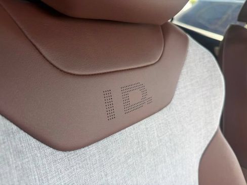 Used 2023 Volkswagen ID.4 Pro RWD image 12