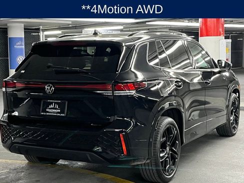 Used 2025 Volkswagen Tiguan SE R-Line image 5