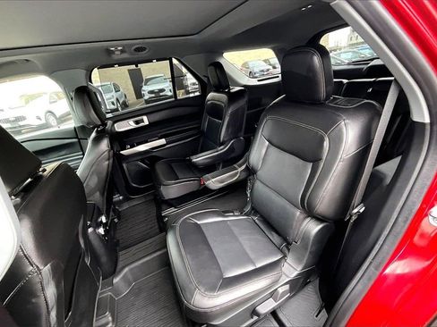 Certified 2022 Ford Explorer Limited w/ Equipment Group 301A image 25
