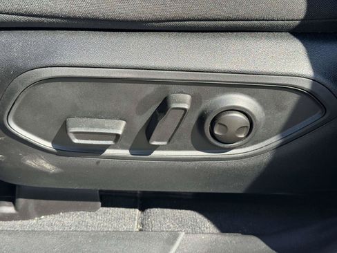 Used 2026 Jeep Cherokee Laredo AWD/4WD image 18
