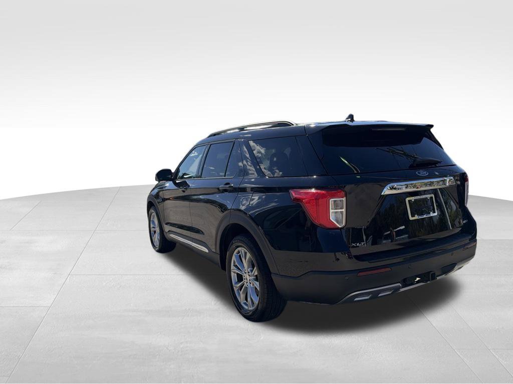 Used 2020 Ford Explorer XLT w/ Equipment Group 202A AWD/4WD image 10