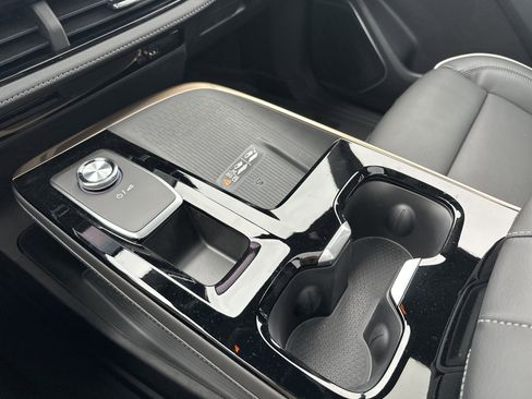 New 2026 Buick Enclave Avenir image 23