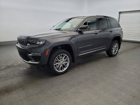 Used 2022 Jeep Grand Cherokee Summit w/ Advanced Protech Group IV AWD/4WD image 2