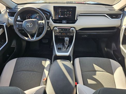 Used 2025 Toyota RAV4 XLE image 15