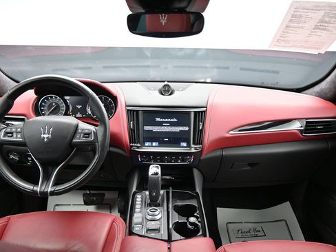 Used 2023 Maserati Levante GT AWD/4WD image 14