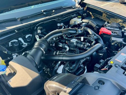 New 2025 Ford Ranger Raptor image 24