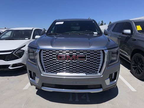 Used 2022 GMC Yukon XL Denali AWD/4WD image 1