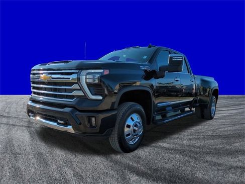 Used 2024 Chevrolet Silverado 3500 High Country w/ Technology Package image 8