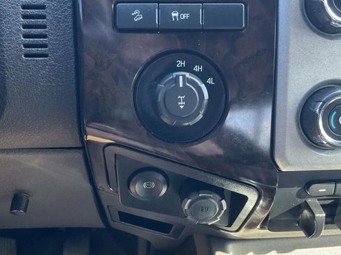 Used 2016 Ford F250 Platinum w/ FX4 Off-Road Package image 30